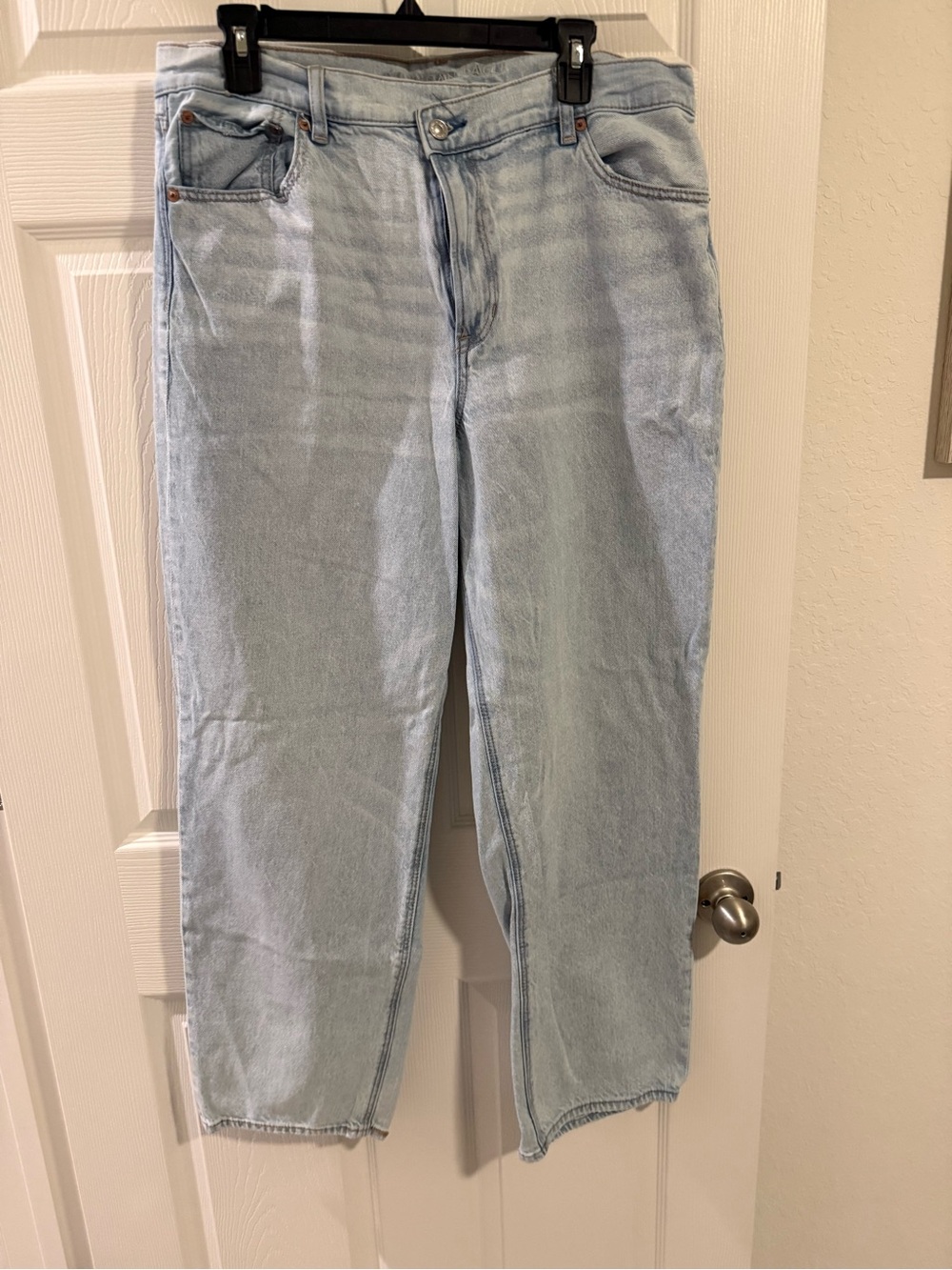 American Eagle Outfitters Light Blue Denim Jeans